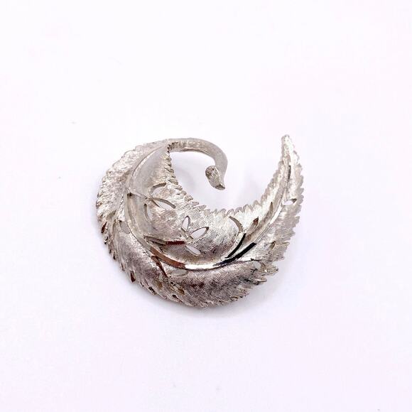 Vintage BSK Brooch Silver Tone Swirling Leaf - Picture 2 of 5